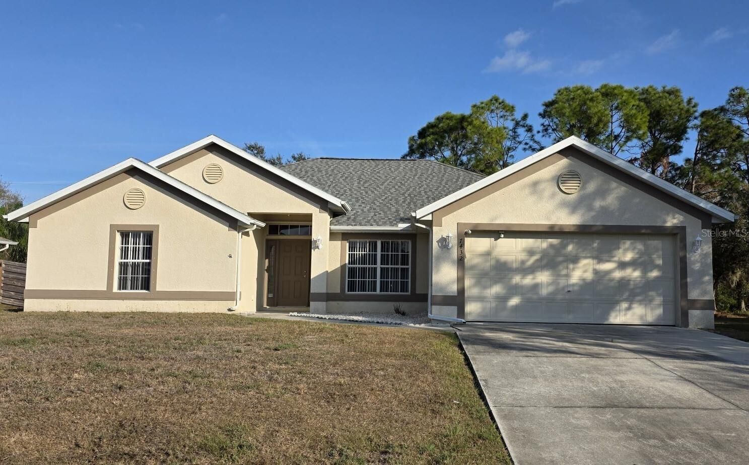 Property Photo:  7432 Perennial Road  FL 34291 