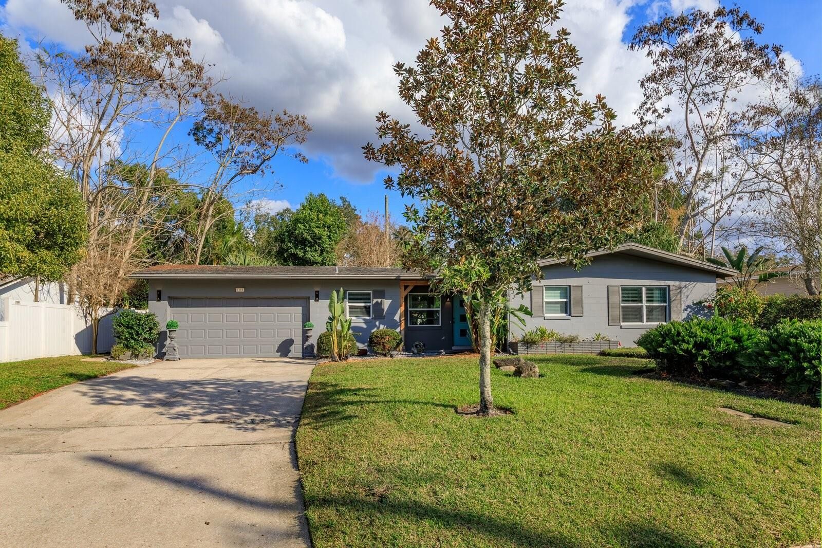 Property Photo: 1105 Strathmore Drive FL 32806