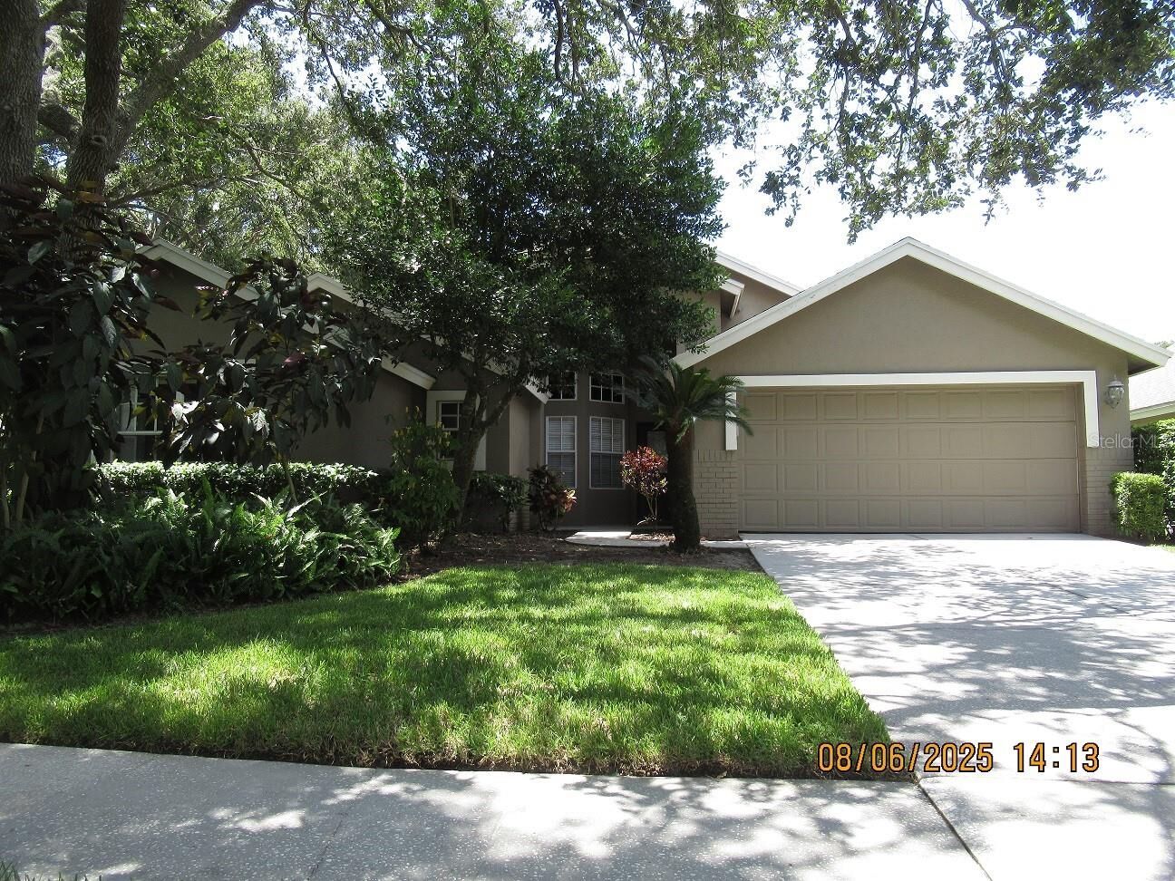 Property Photo: 3002 Bent Creek Drive FL 33596
