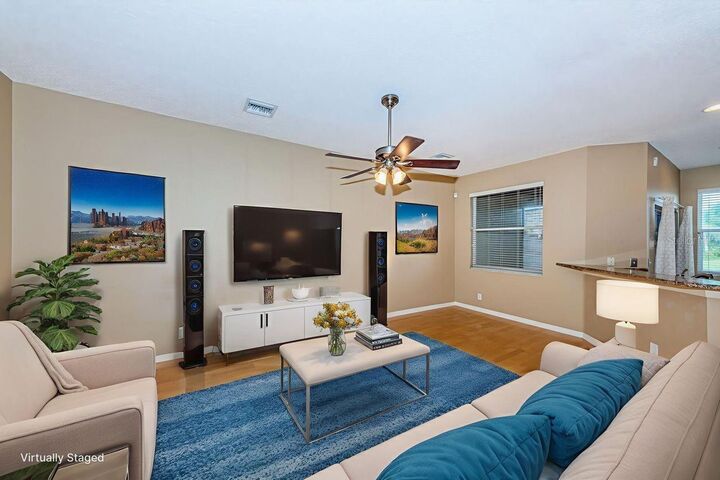 Property Photo: 605 Vallance Way NE FL 33716