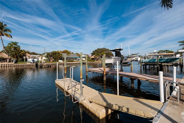 Property Photo:  115 87th Avenue N  FL 33702 