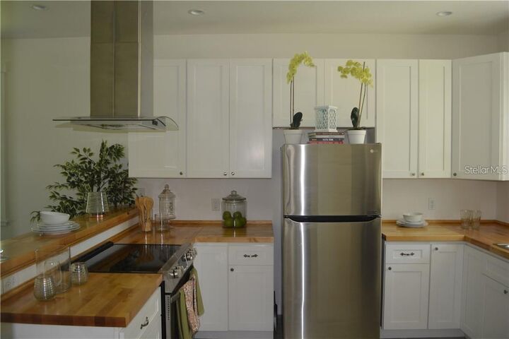 Property Photo: 2221 Sipes Avenue Avenue FL 32771