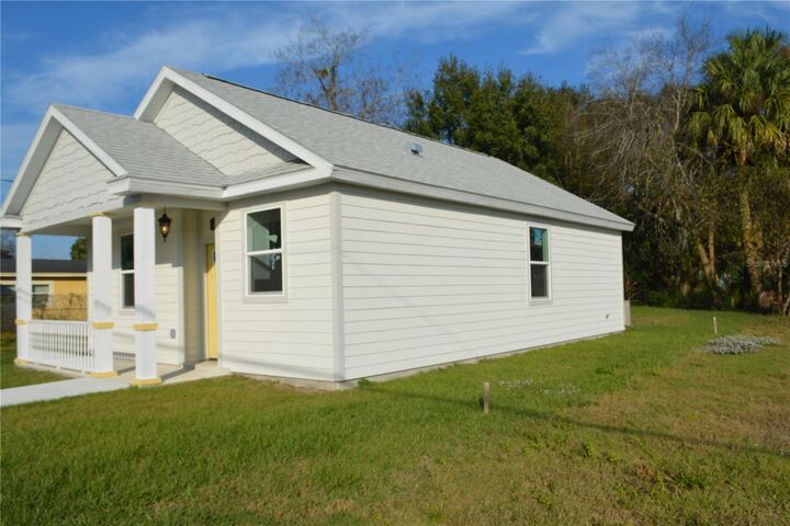 Property Photo: 2221 Sipes Avenue Avenue FL 32771
