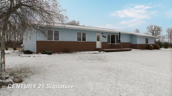 Property Photo: 4625 E Hibbard Road MI 48817