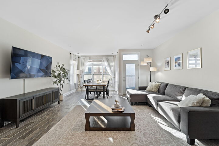 Property Photo:  1915 N Water St 408  WI 53202 