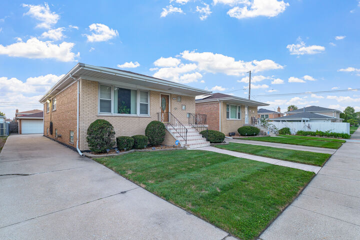 Property Photo:  590 Exchange Avenue  IL 60409 