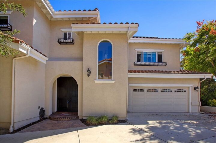 Property Photo:  1595 E Avenida De Las Flores  CA 91362 