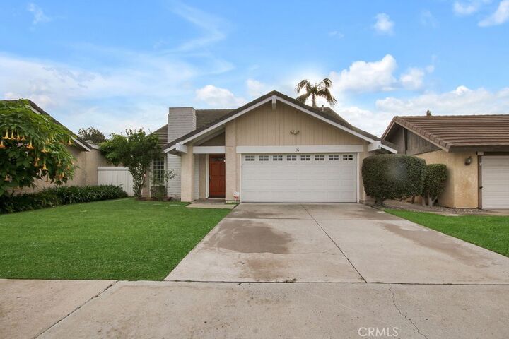 Property Photo: 15 Woodrush CA 92604