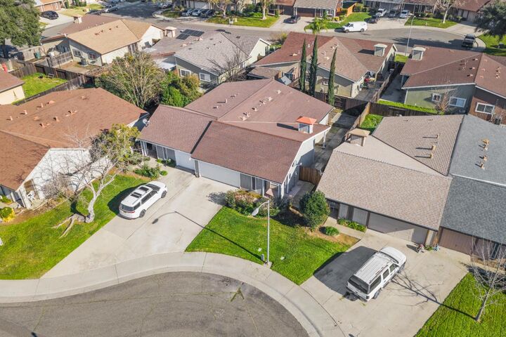 Property Photo:  7671 Canyon Woods Court  CA 95828 