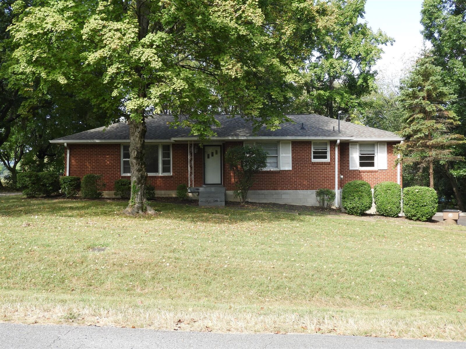 Property Photo:  5135 Cochran Drive  TN 37220 