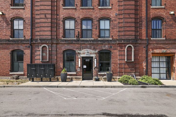 Property Photo:  610 21st Ave N 101  TN 37203 