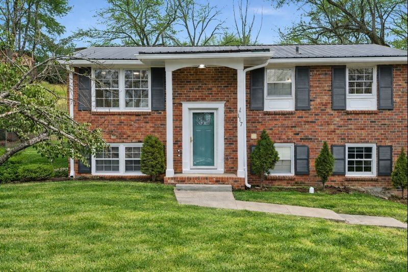 Property Photo:  117 Robert Yoest Dr  TN 37013 