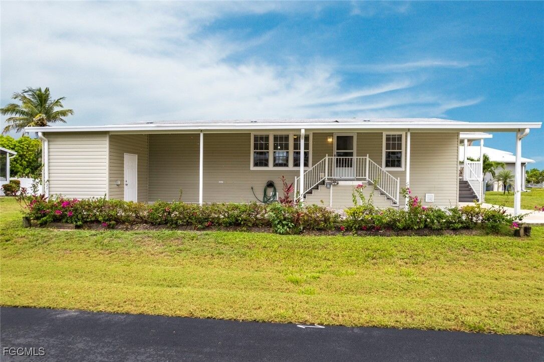 Property Photo:  4350 Deltona Drive  FL 33950 
