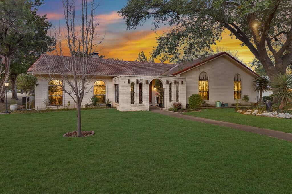 Property Photo: 807 Middle Run TX 75137