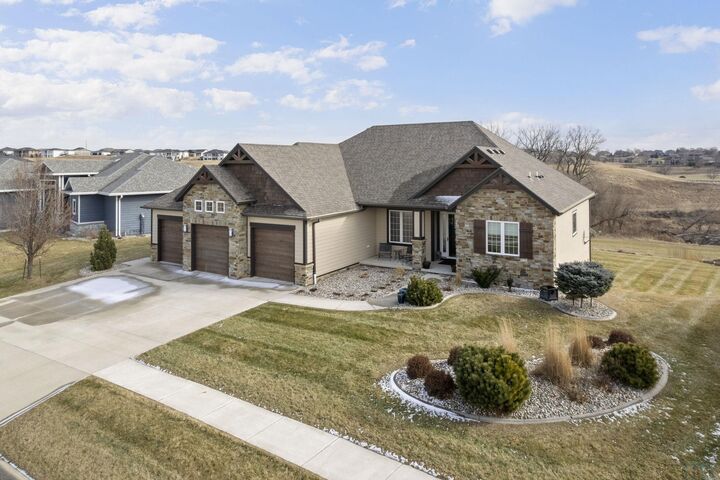 Property Photo:  2564 Nicklaus Blvd  IA 51106 