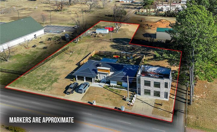 Property Photo:  303 S Promenade Boulevard  AR 72758 