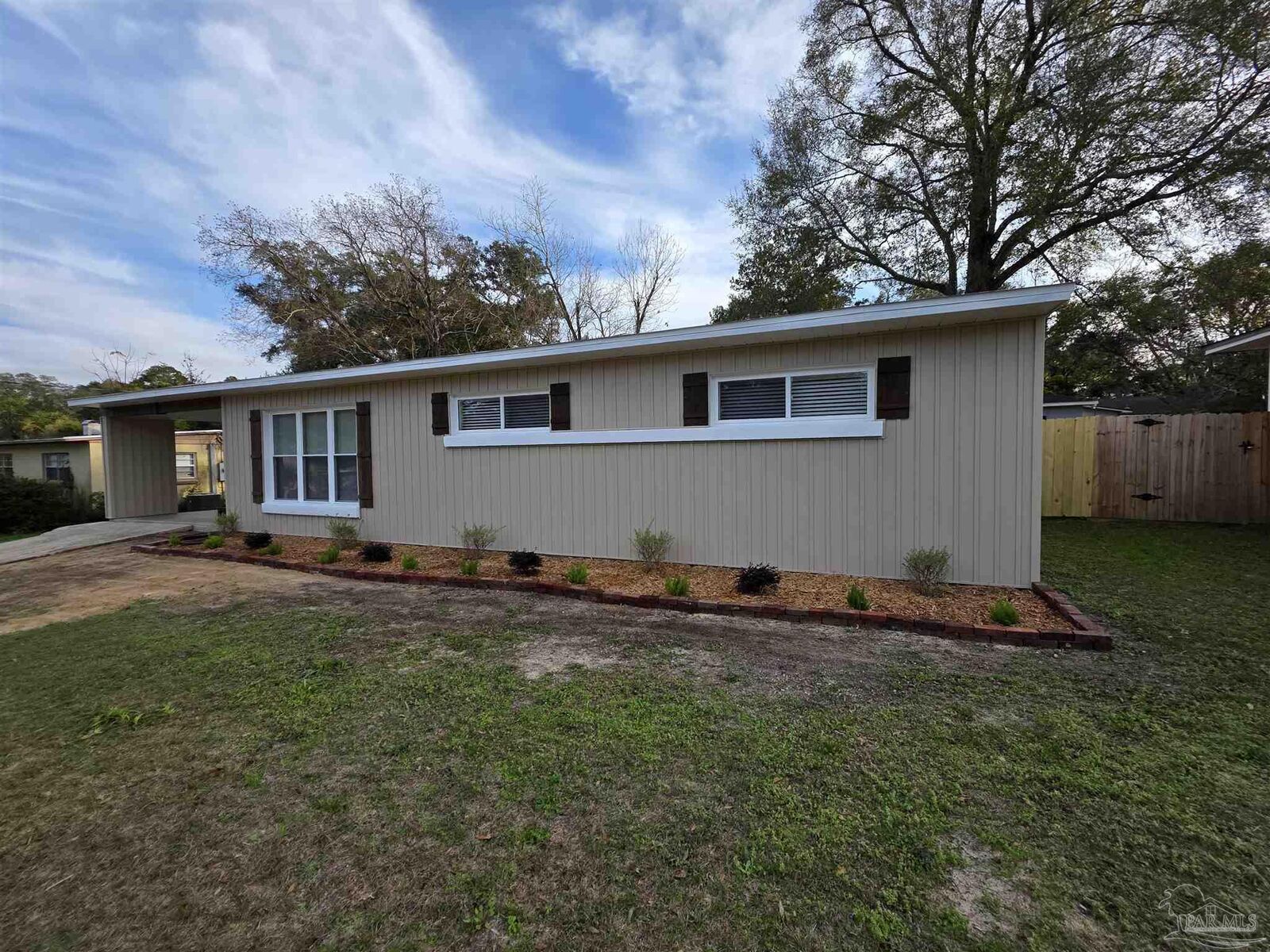 Property Photo:  207 Alton Rd  FL 32507 