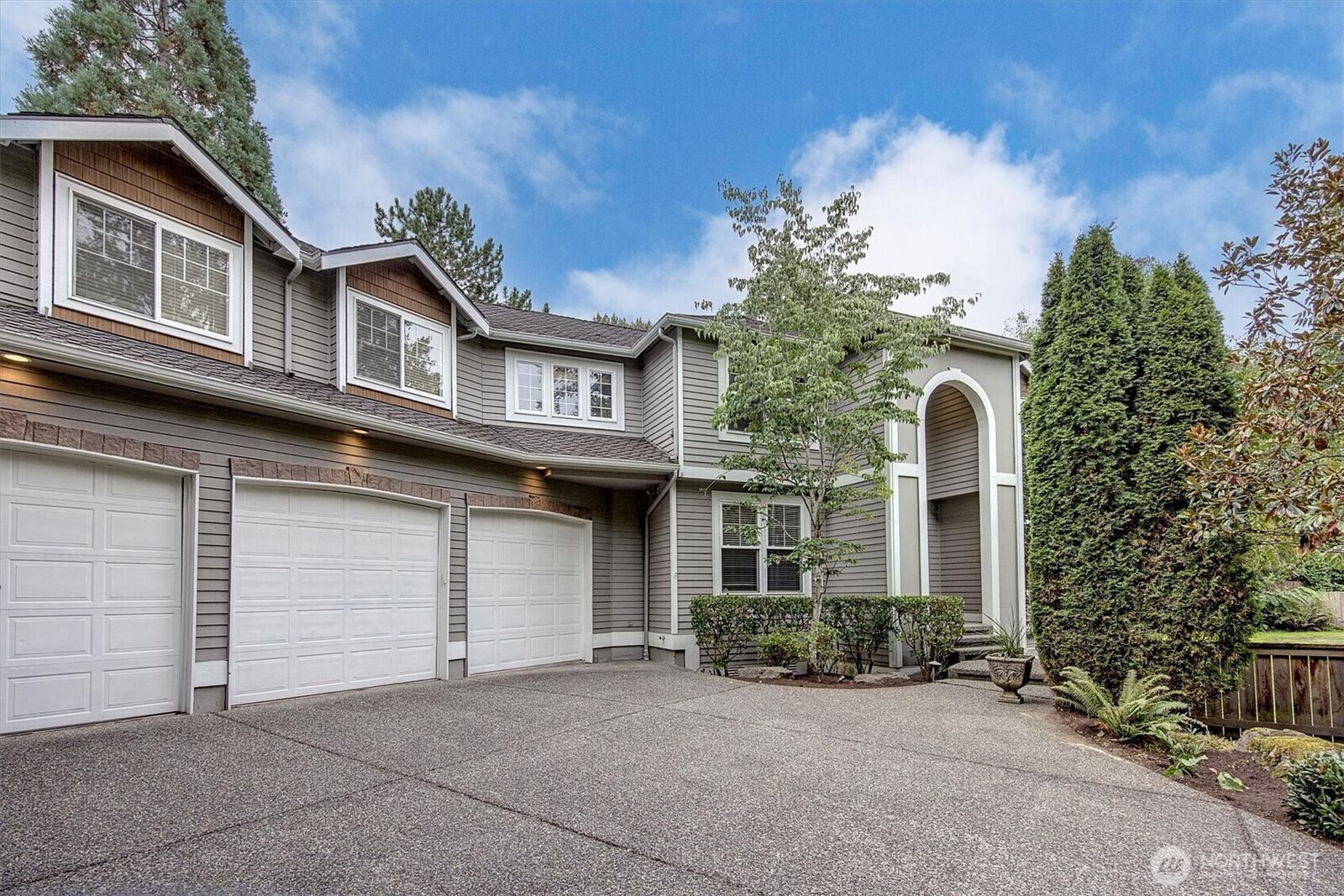 Property Photo:  414  10th Street S  WA 98033 