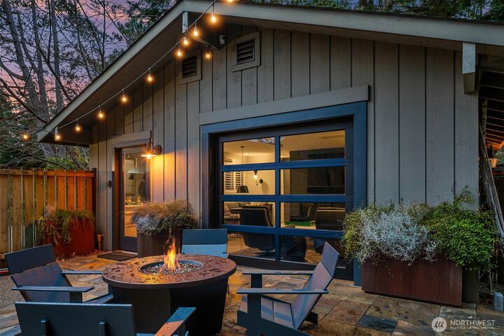 Property Photo:  11029  Totem Pole Lane  WA 98020 