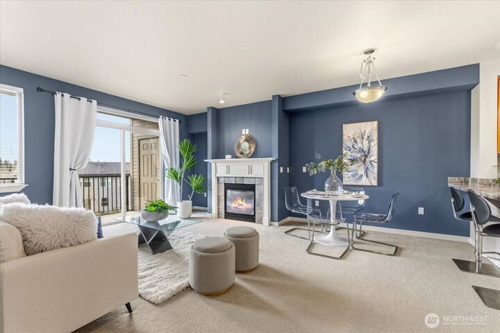 Property Photo: 6800 132nd Place SE E203 WA 98059