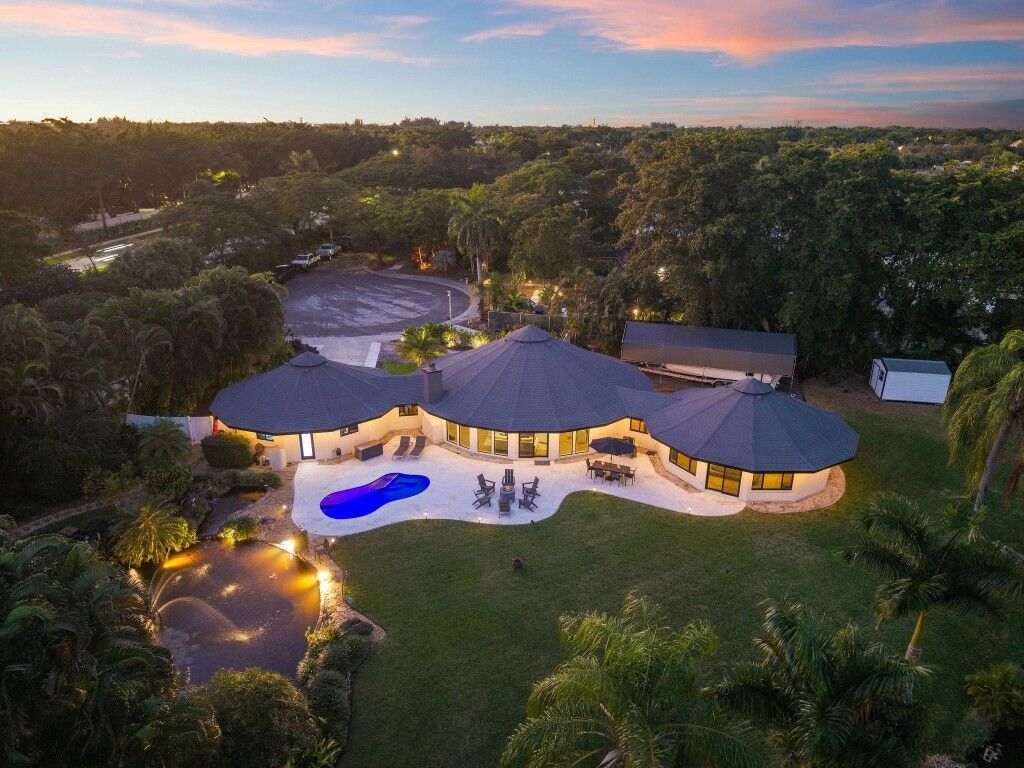 Property Photo:  700 S Old Nob Hill Road  FL 33324 