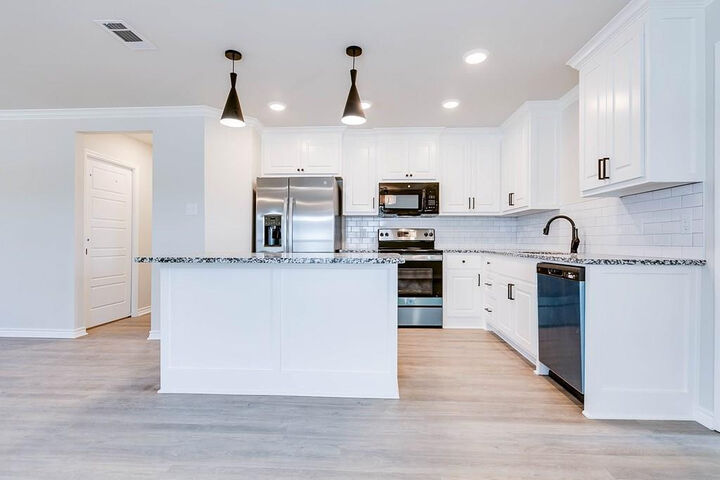 Property Photo:  1009 Claborne Court  TX 76903 