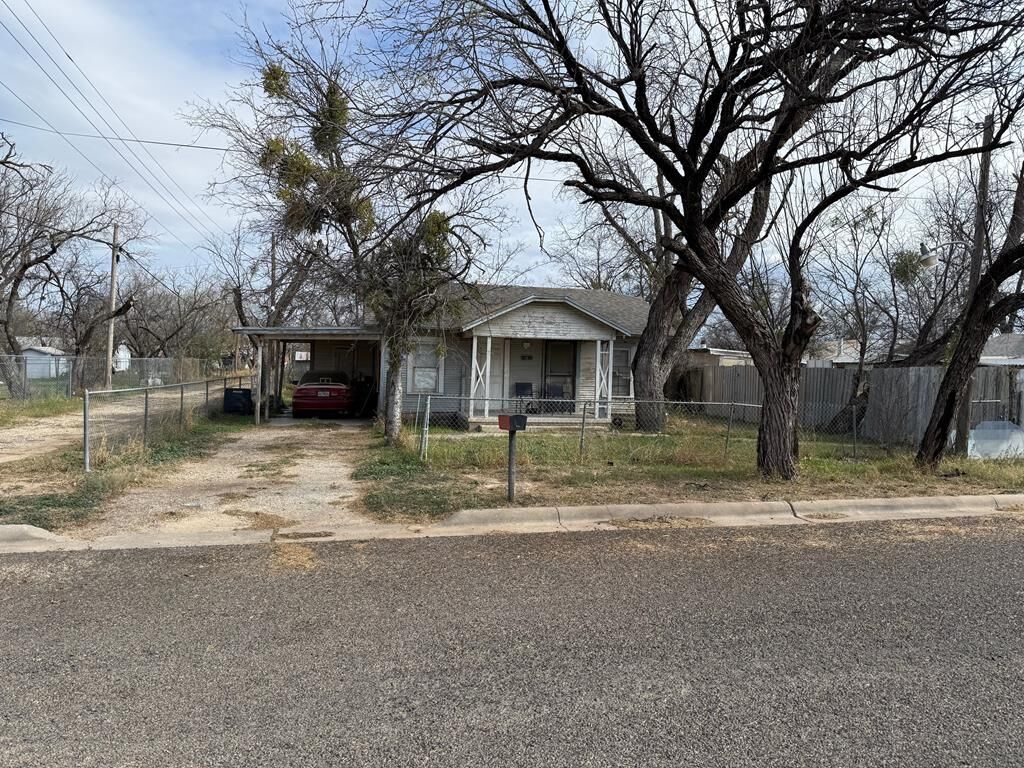 Property Photo:  14 N Marie St  TX 76903 
