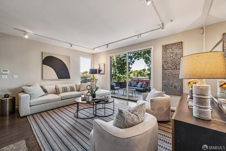 Property Photo:  510 Franconia Street  CA 94110 