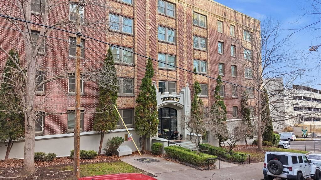 Property Photo:  704 W 6th Ave #301  WA 99204 