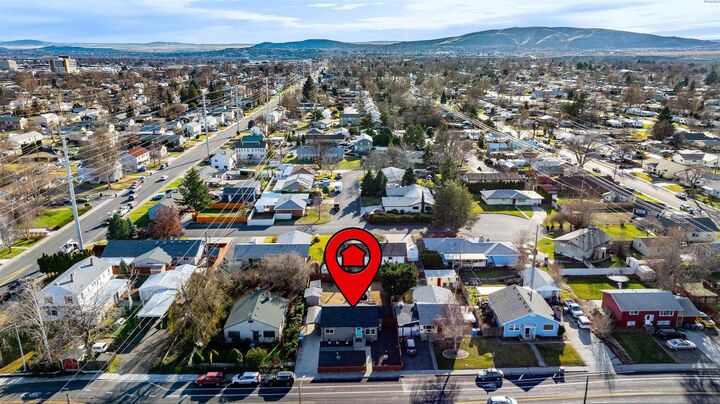 Property Photo:  1419 Van Giesen St  WA 99354 