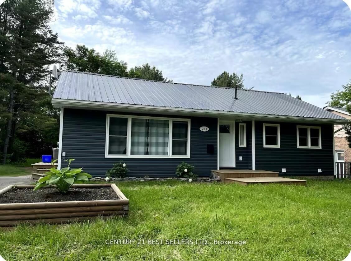 Property Photo:  253 Maple Street  ON P1L 1K3 