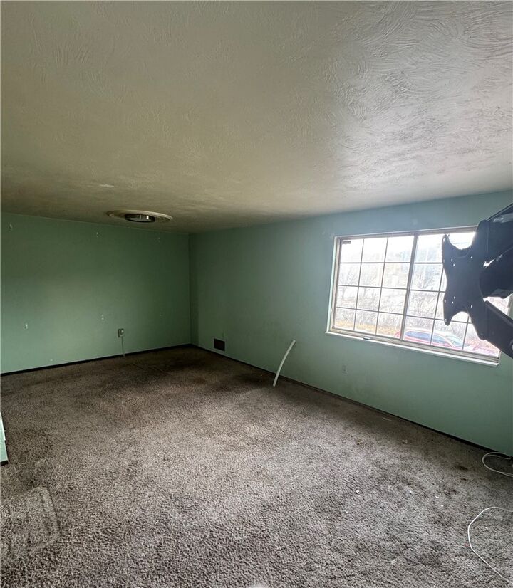 Property Photo: 7305 Bennett St PA 15208
