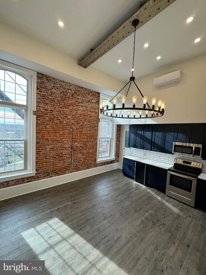 Property Photo:  13 4th Avenue 6  PA 19468 