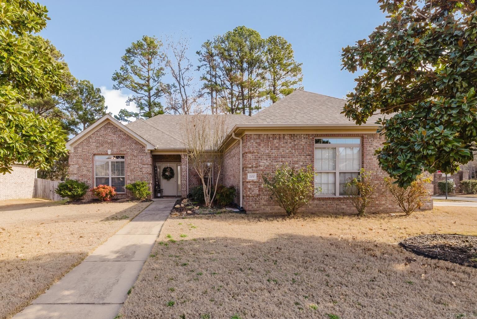 Property Photo:  1100 Oak Glenn Loop  AR 72022 