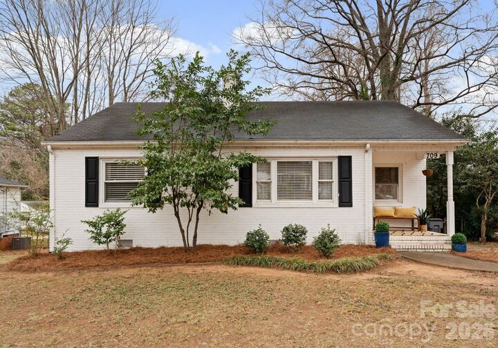 Property Photo:  709 Fugate Avenue  NC 28205 