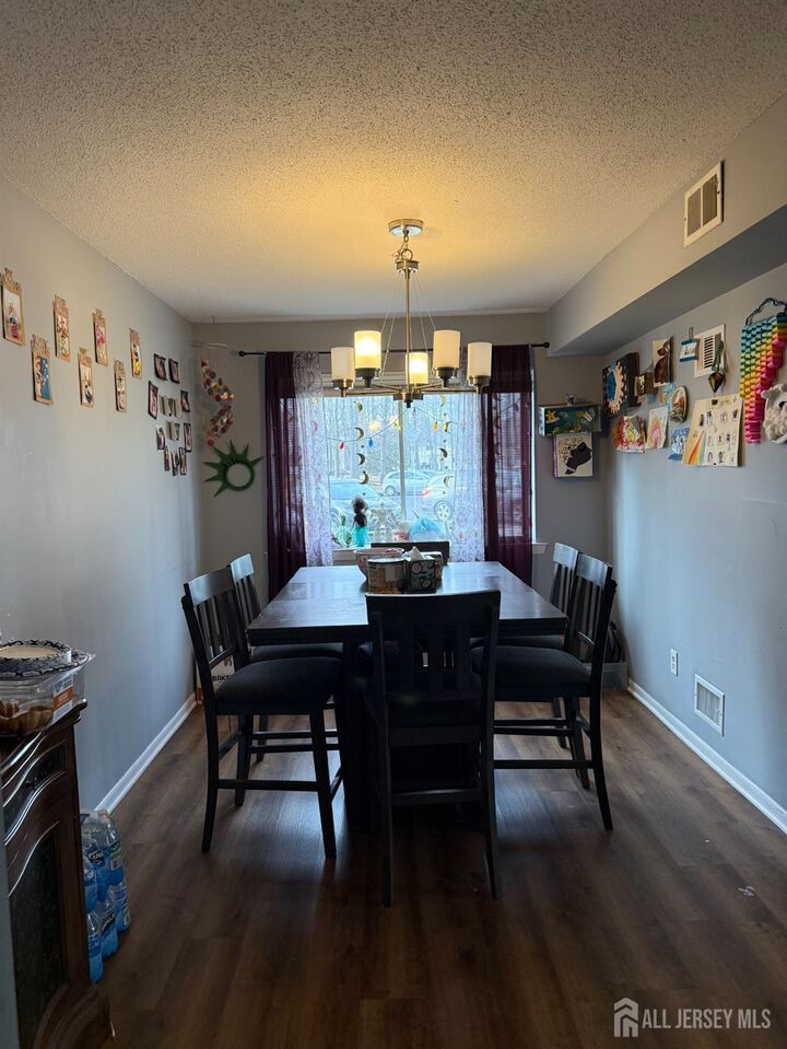 Property Photo:  7 Foxtail Lane  NJ 08852 