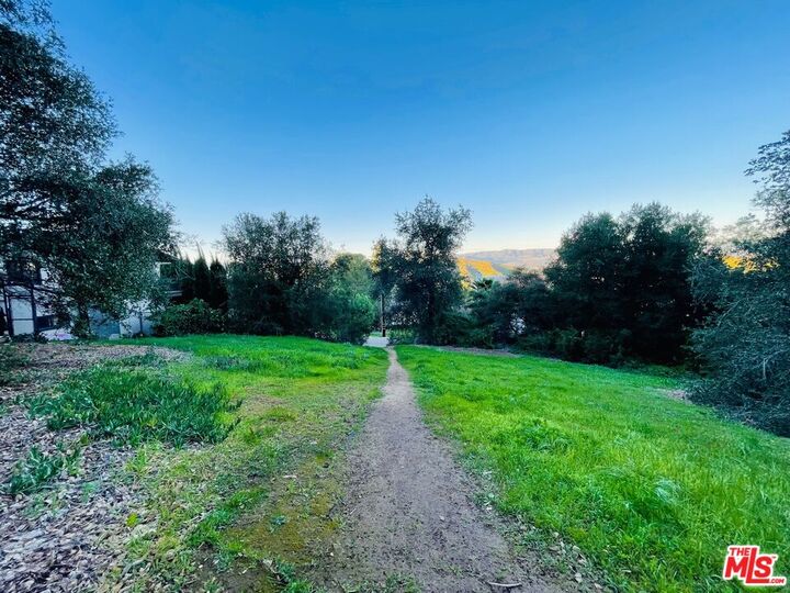 Property Photo:  23670 Summit Dr  CA 91302 