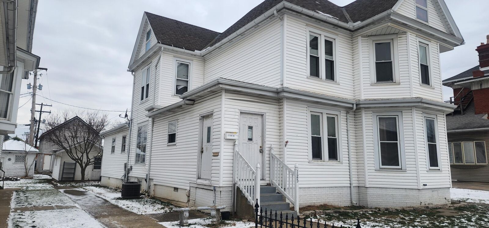 Property Photo:  125 N Pickaway Street  OH 43113 