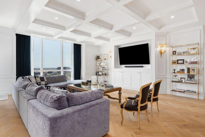 Property Photo: 250 W Spring Street OH 43215