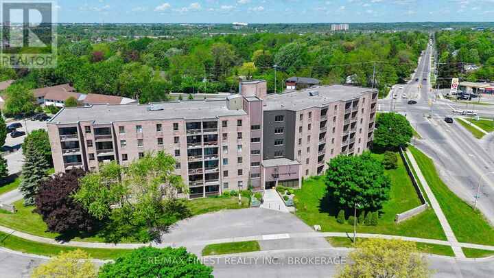 Property Photo:  17 Eldon Hall Place 602  ON K7M 7H5 