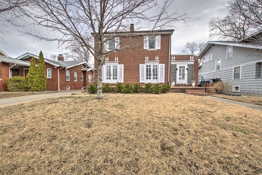 Property Photo: 160 N Taylor Avenue IL 62522