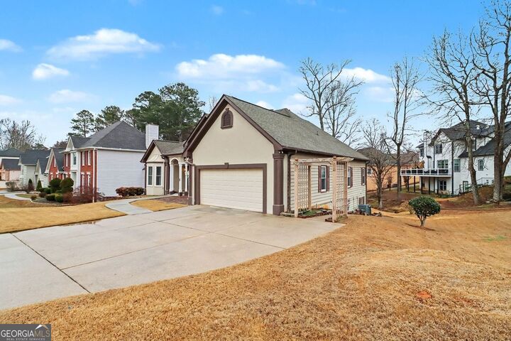 Property Photo:  3124 Sherwood Oaks Lane  GA 30034 