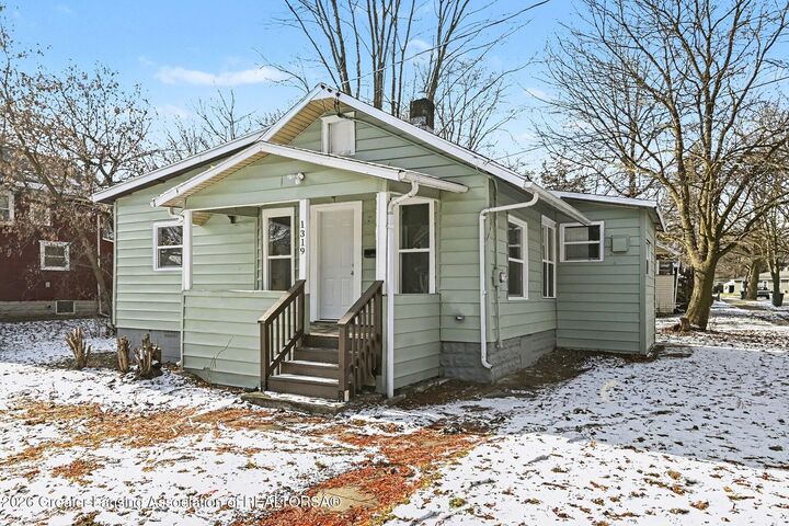 Property Photo:  1319 Maryland Avenue  MI 48906 