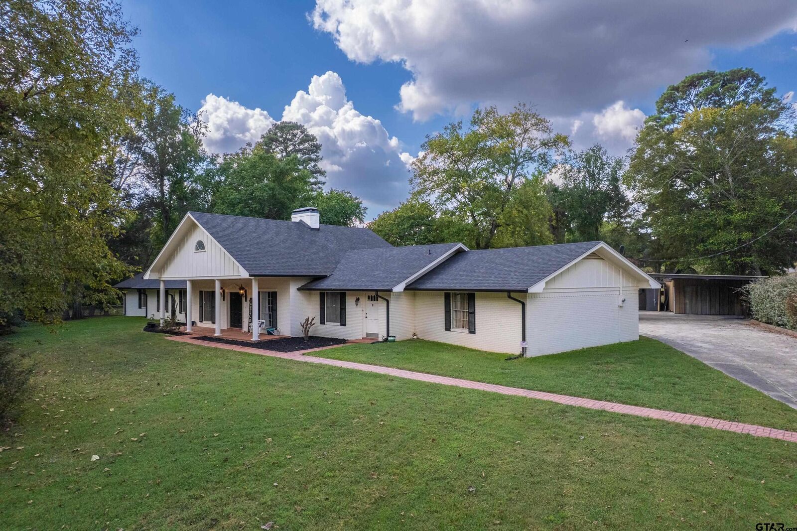 Property Photo:  1010 S Williams Ave.  TX 75455 