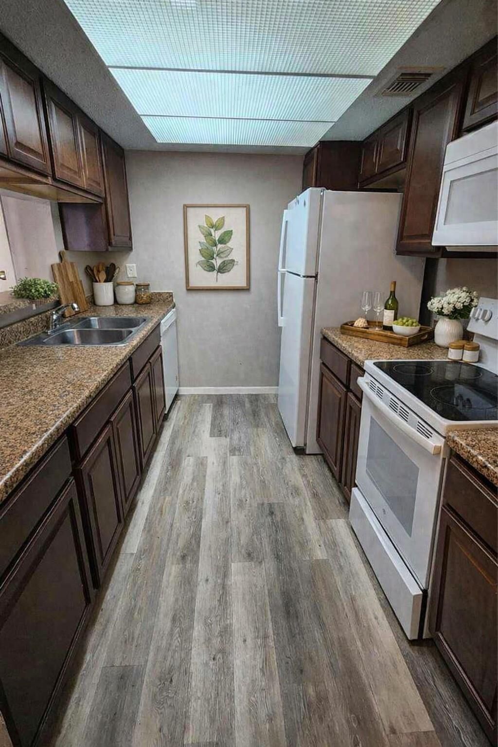 Property Photo:  2818 S Bartell Drive 7  TX 77054 