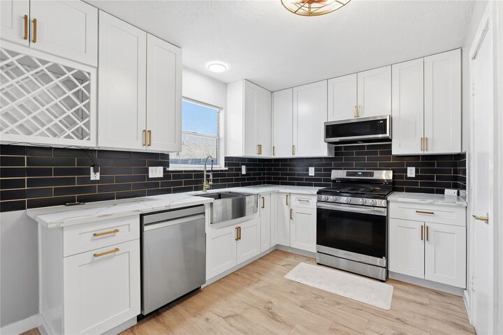 Property Photo:  10422 Mist Lane  TX 77070 