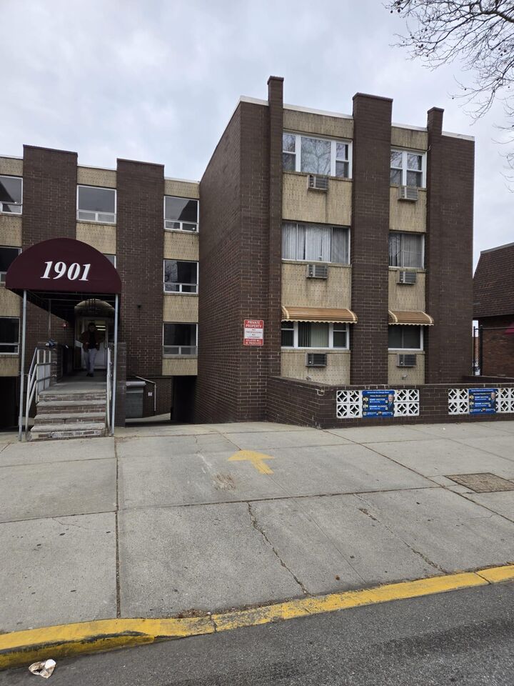 Property Photo:  1901 Kennedy Blvd 211  NJ 07047 