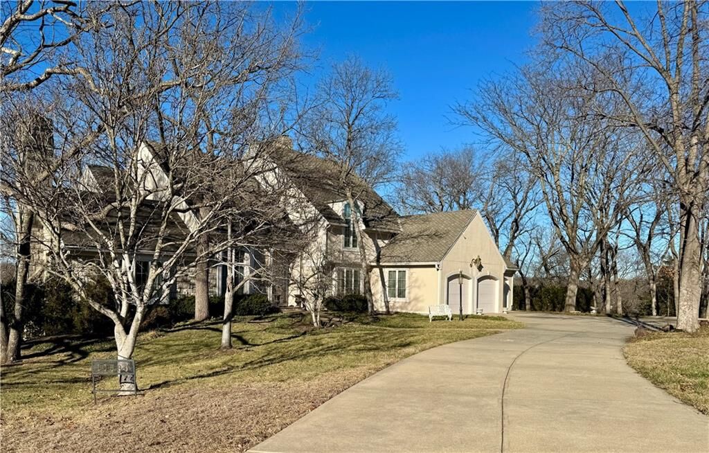 Property Photo:  10580 S Glenview Lane  KS 66061 