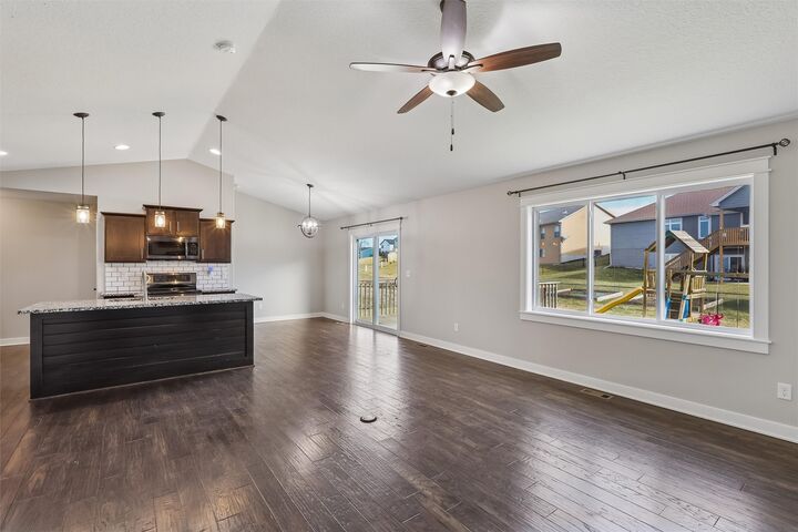 Property Photo:  2503 E 47th Street  IA 50317 