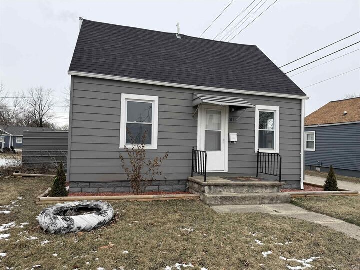 Property Photo:  511 E Pettit Avenue  IN 46806-3152 
